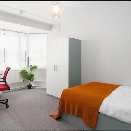 Spacious Room With Shared Facilities Londen Buitenkant foto