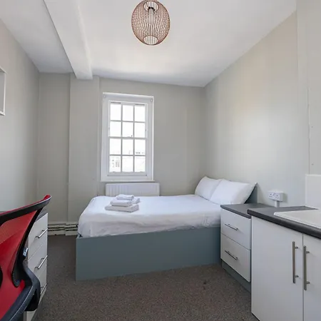 Spacious Room With Shared Facilities Londen Buitenkant foto
