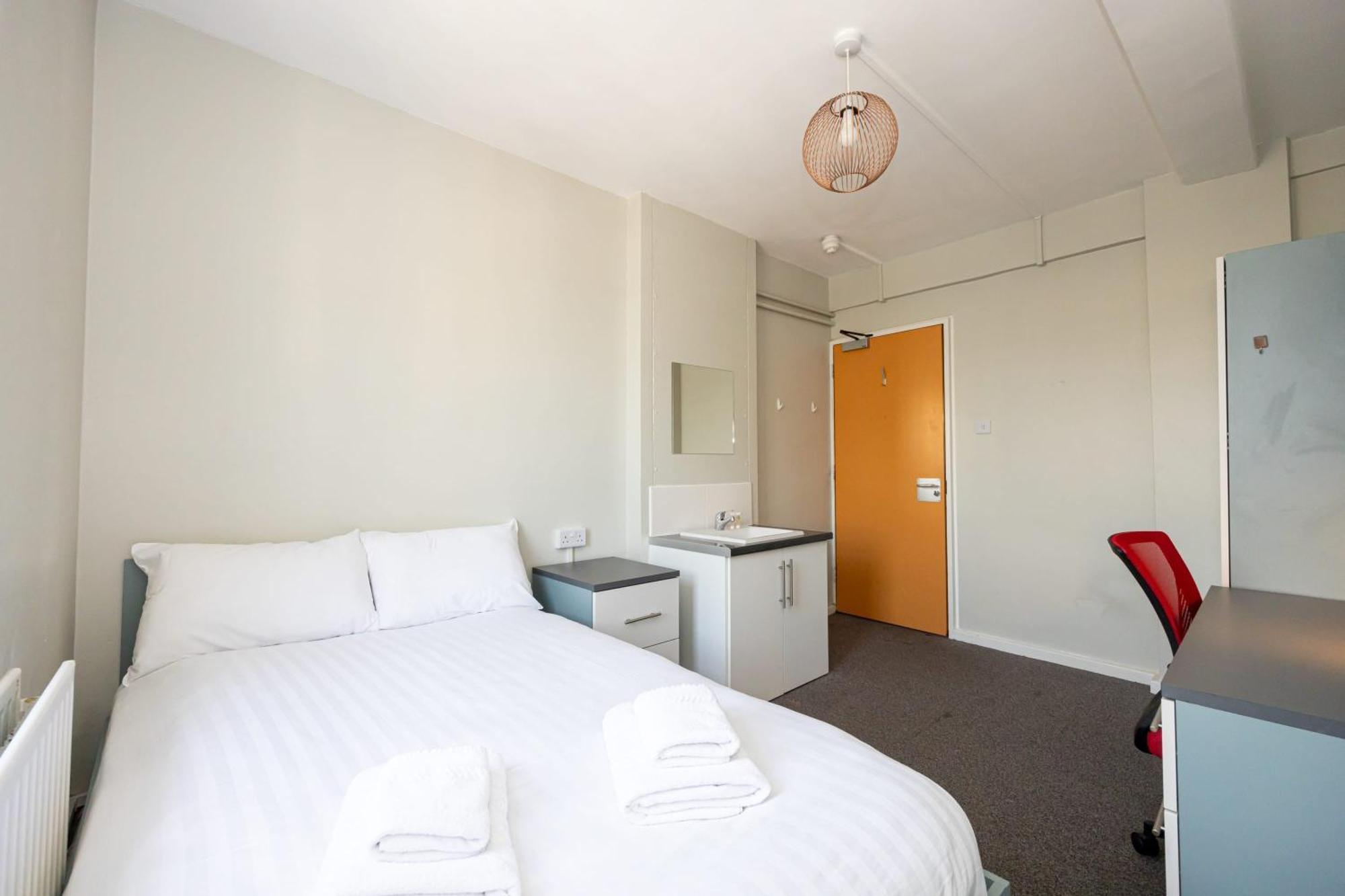Spacious With Shared Facilities Londen