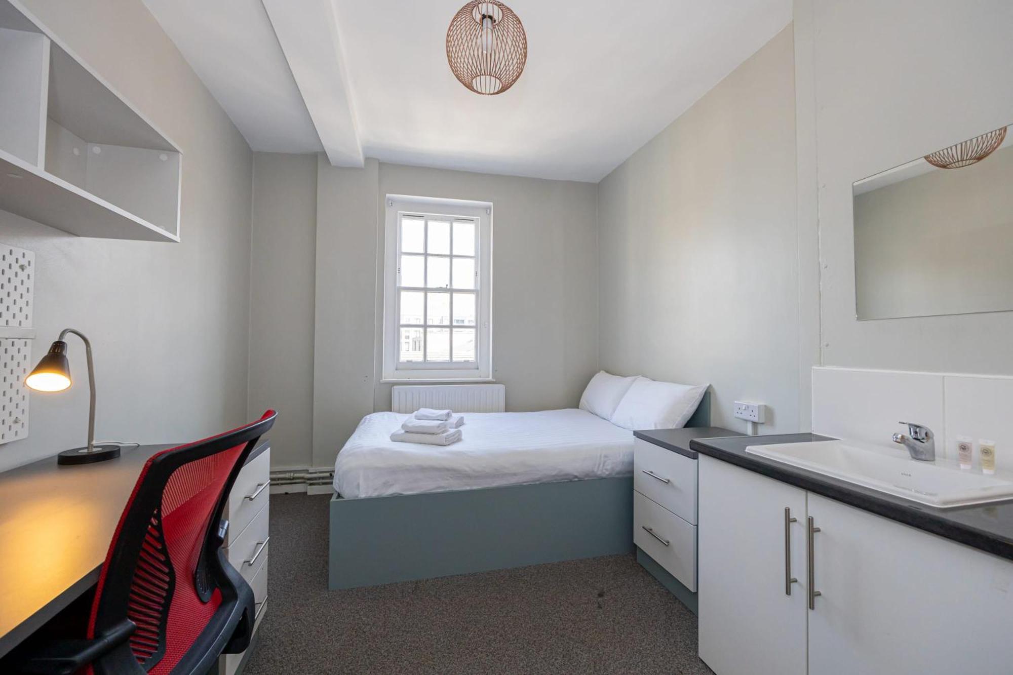 Spacious With Shared Facilities Londen