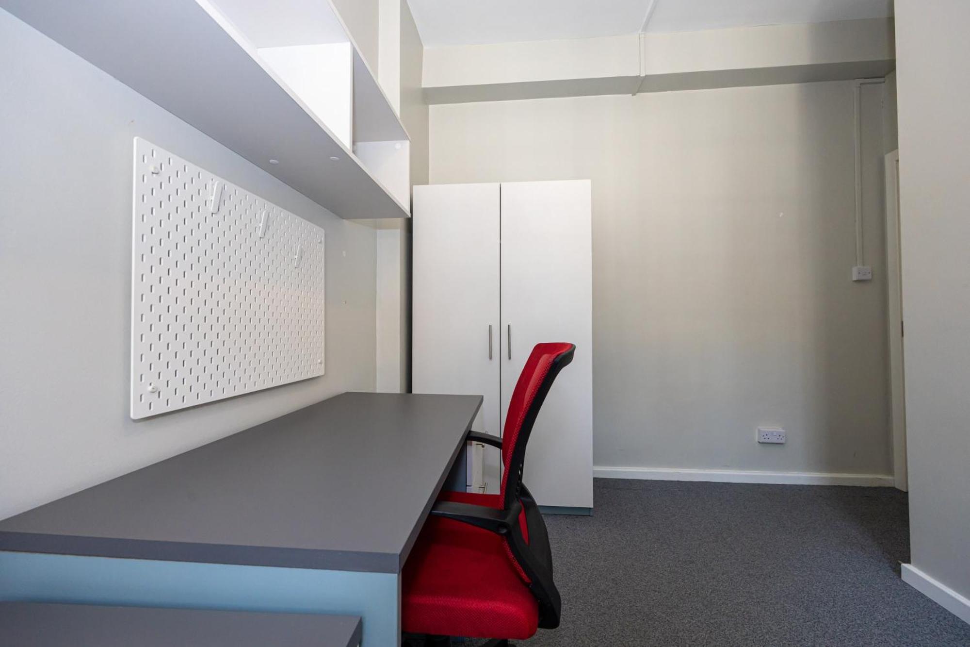 Spacious With Shared Facilities Londen