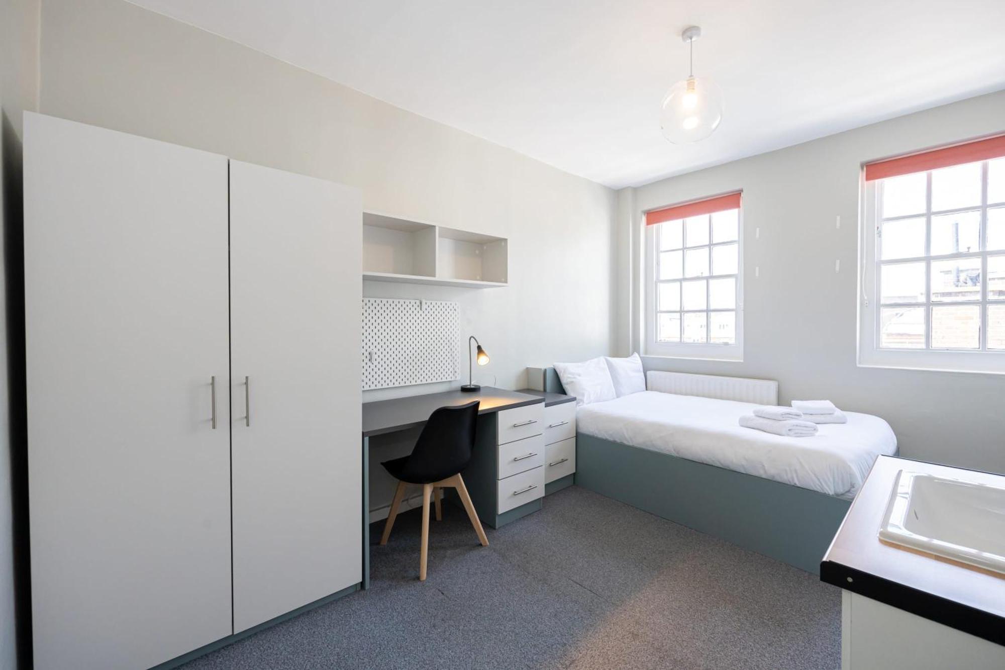 Spacious With Shared Facilities * Londen