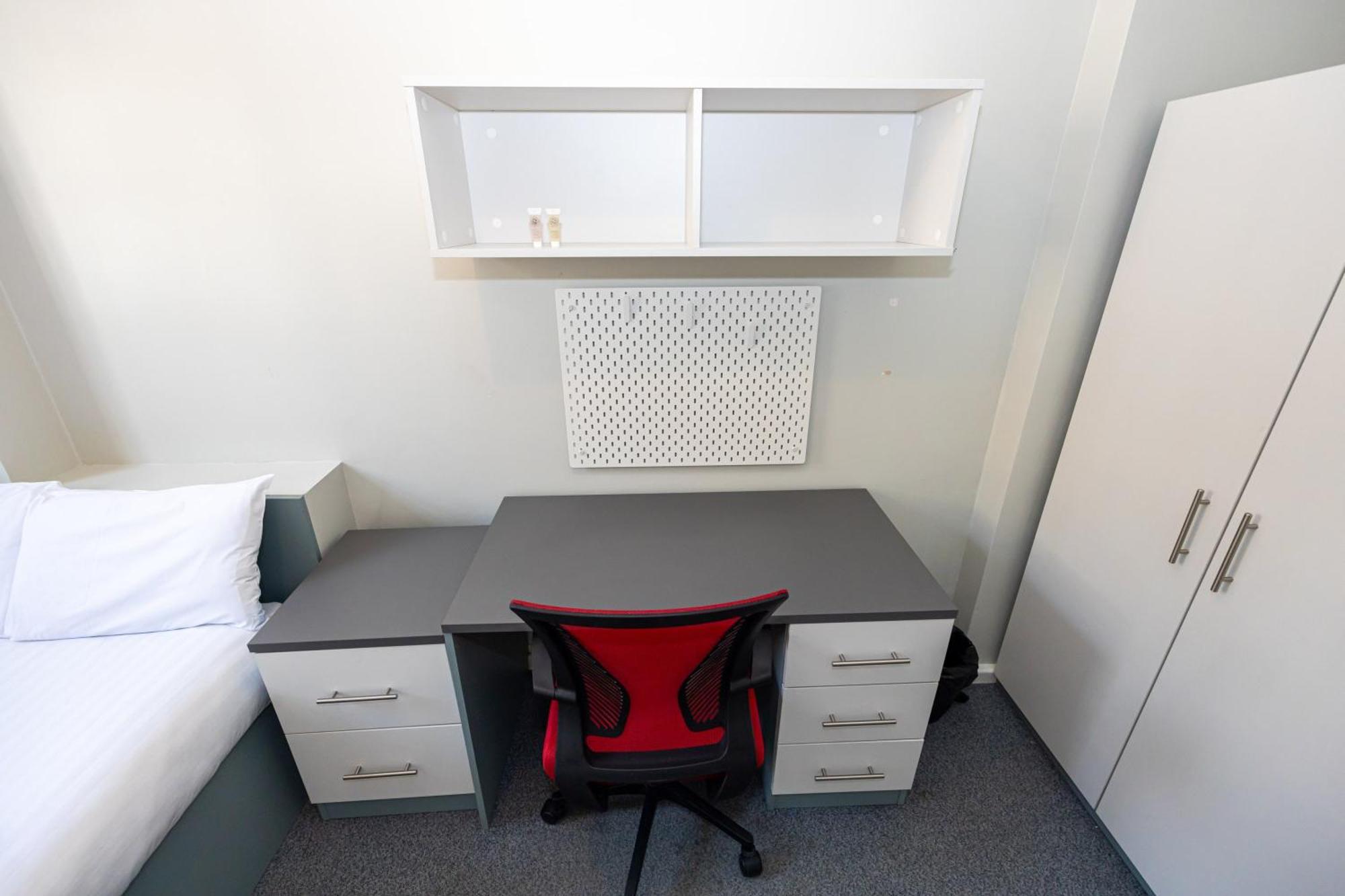Spacious With Shared Facilities Londen