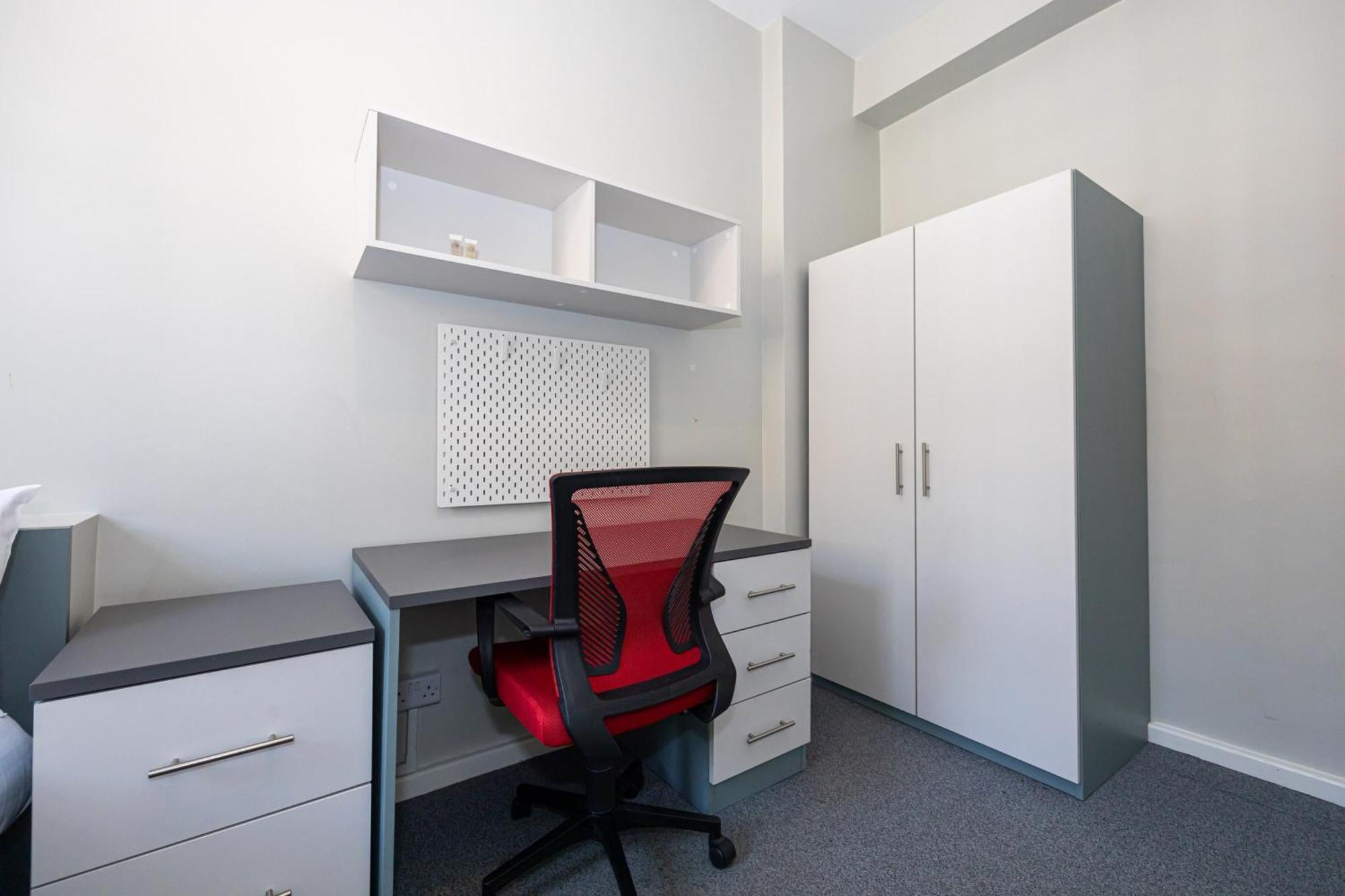 Spacious With Shared Facilities * Londen